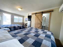 Mt. C-Zion Room #2