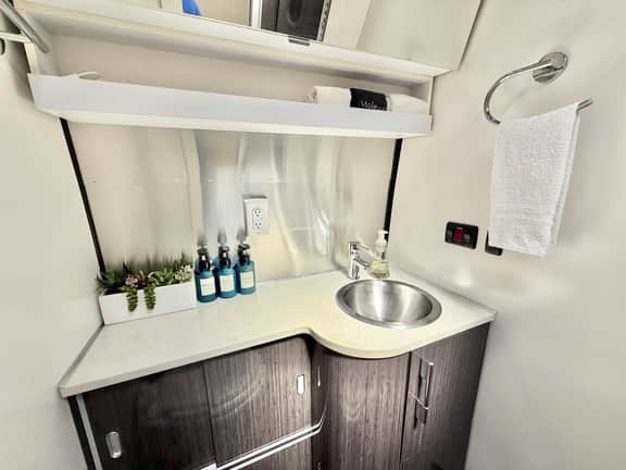 Airstream 2