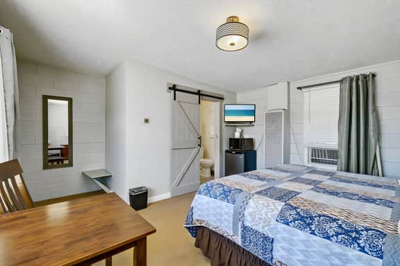 Mt. C-Farm Room #7