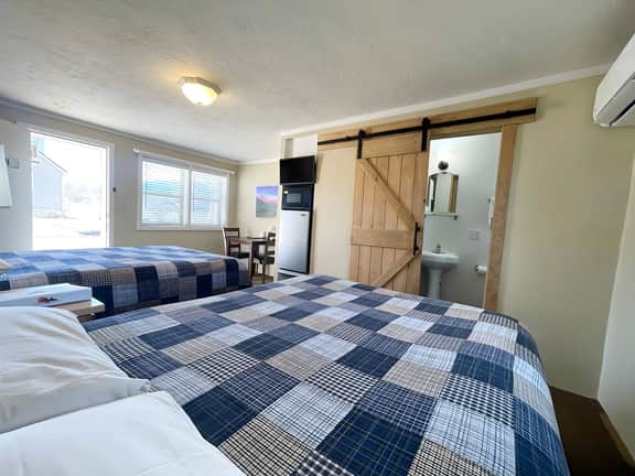 Mt. C-Zion Room #2