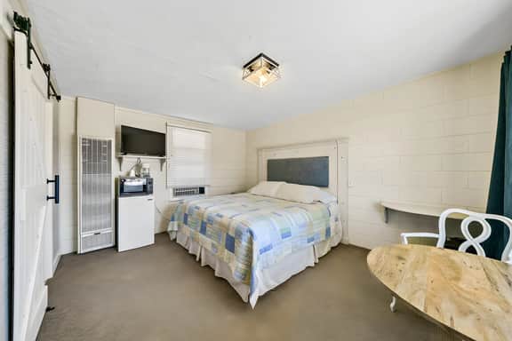 Mt. C-Garden Room #4