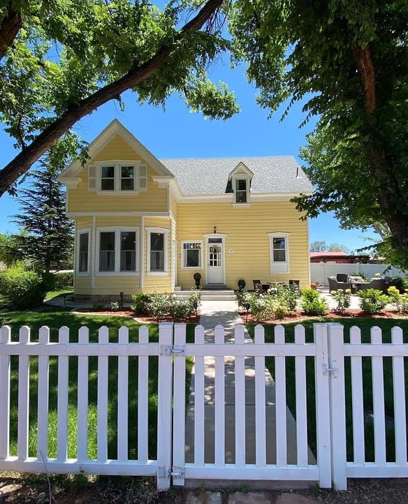Historic Southern Elm Vacation Home